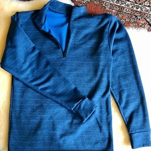 1/4 zip pullover size M
